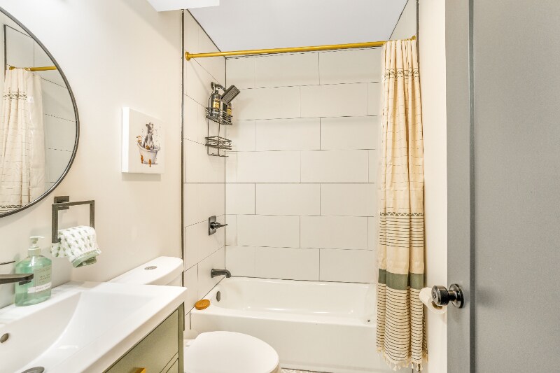 Building Photo - 1704 N Springfield Ave