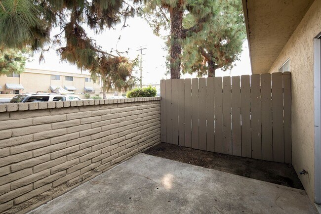 Building Photo - 441 Dominguez Way