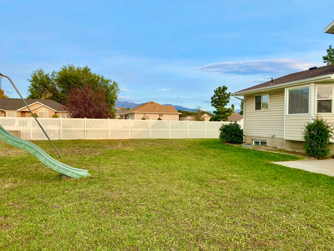 Building Photo - 1620 W 1500 S