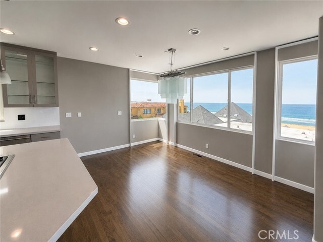 Building Photo - 2406 Ocean Dr