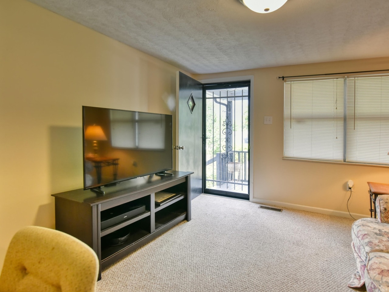 Living Room - 1303 Chestnut St