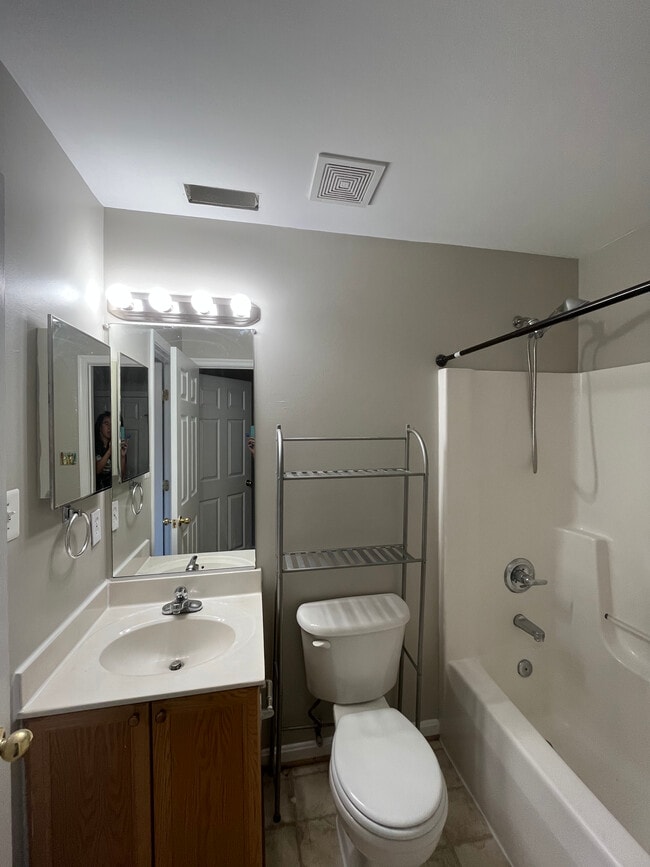 Building Photo - 2562 Carrington Way