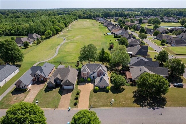Building Photo - 20 Pine Meadows Ln