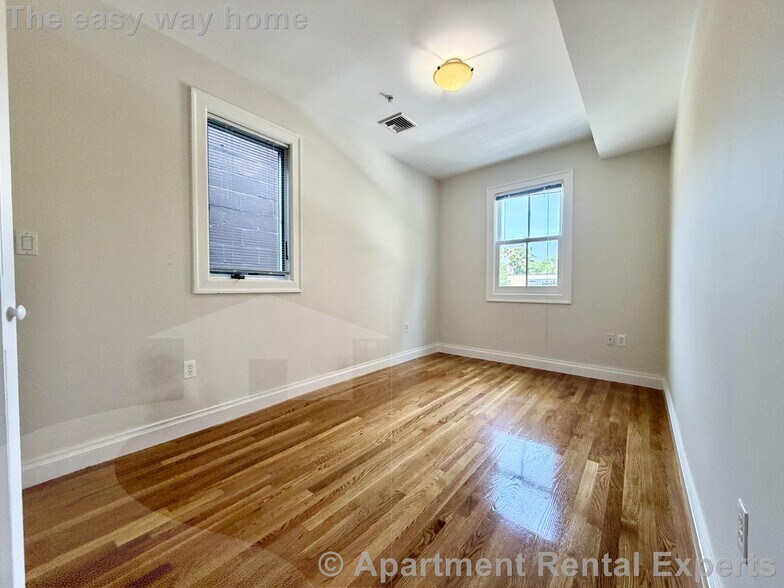 Building Photo - 1110 Massachusetts Ave