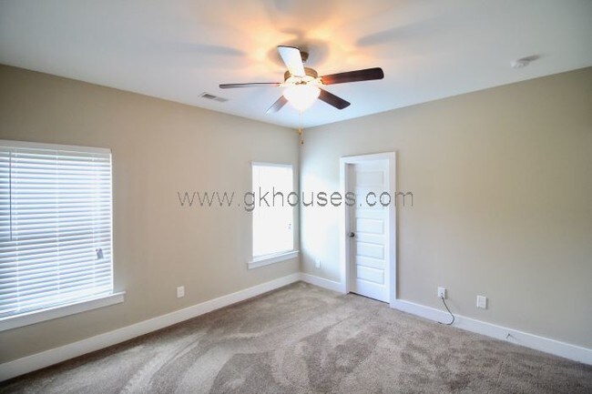 Building Photo - 5525 Park Side Rd