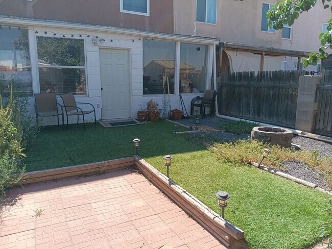 Building Photo - 3 Bedroom, 2.5 Bathroom Home! Schedule a Showing Soon!