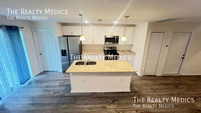 Building Photo - 2498 Cogan Dr