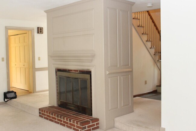 Building Photo - 331 Shore Dr