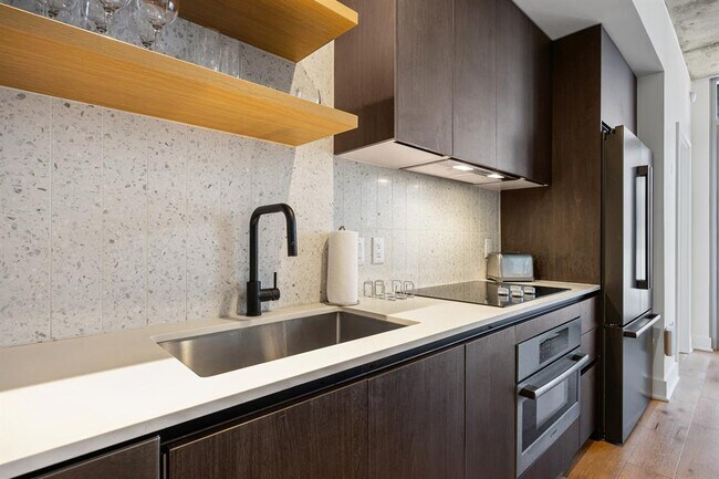 Building Photo - 48 East Ave