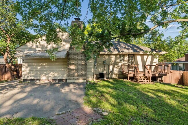 Building Photo - COMING SOON!! Charming 3-Bedroom Home with Spacious 2160 Sq Ft Layout in Independence, MO!