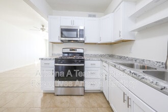 Building Photo - 2012 S Beverly Ave