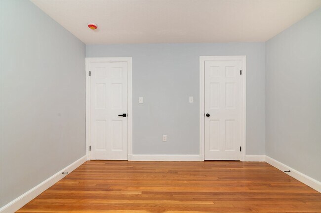 Building Photo - 7 Langley Cir