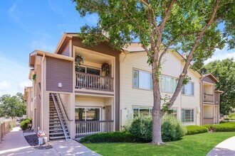 Building Photo - SW Littleton 3BR / 2BA Ground-Level Condo with Park Views!