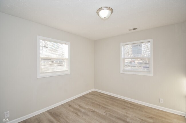 Building Photo - 2343 Magnolia Pl
