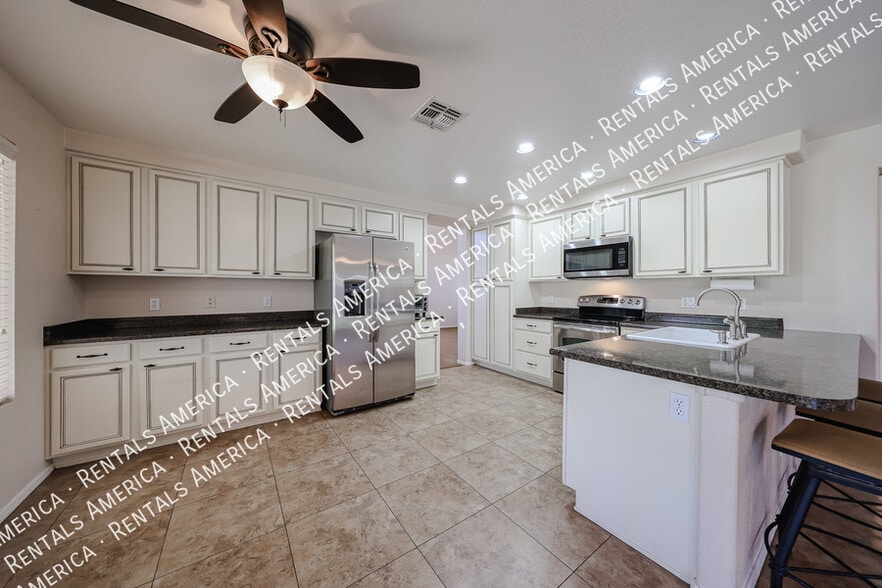 Building Photo - 21911 N 71st Ln