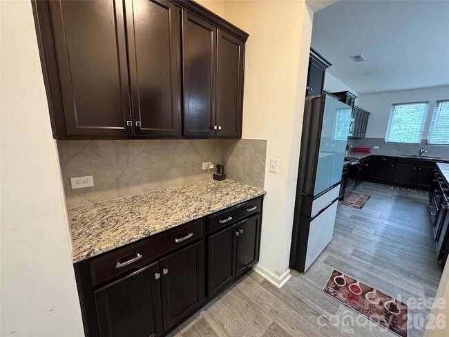 Building Photo - 574 Scotch Meadows Loop