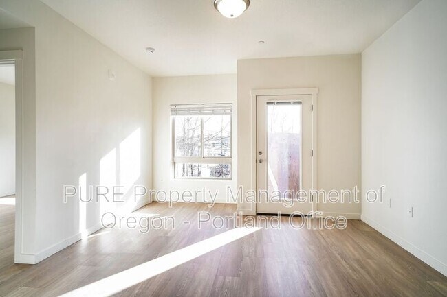 Building Photo - 22025 NE Halsey St