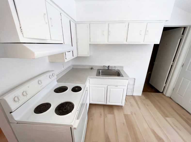 Building Photo - 1517 Greenwood Ave