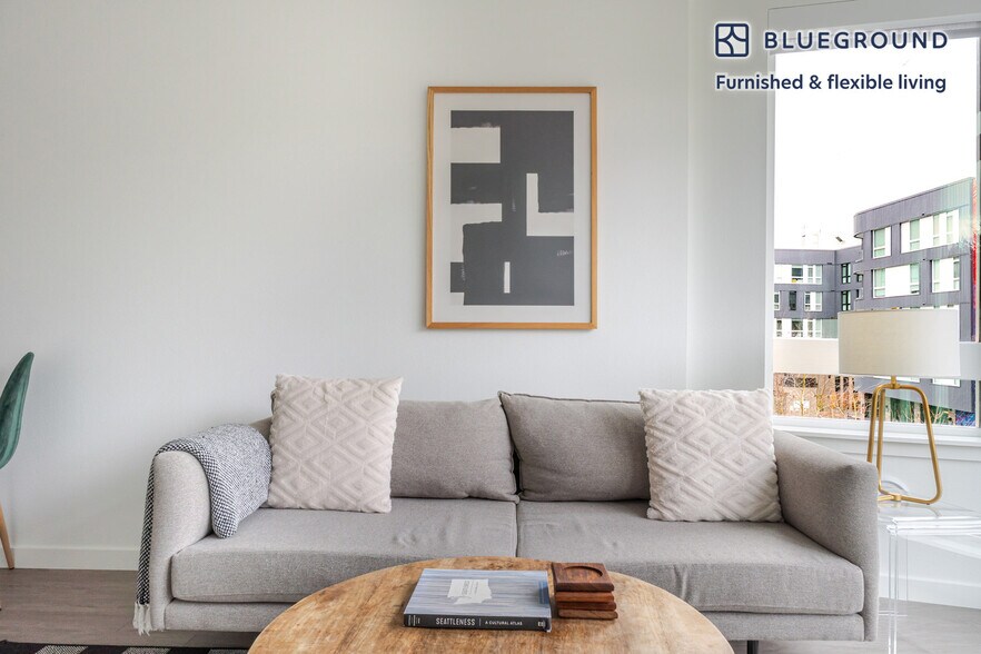 Building Photo - 17675 NE 69th Ct