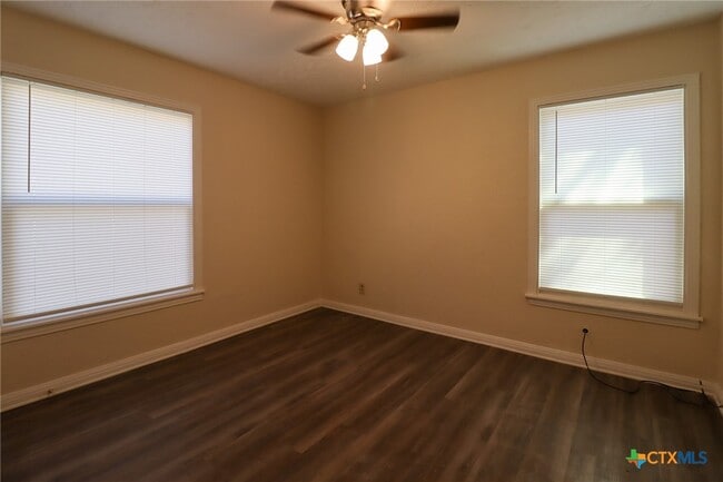 Building Photo - 1512 White Ave