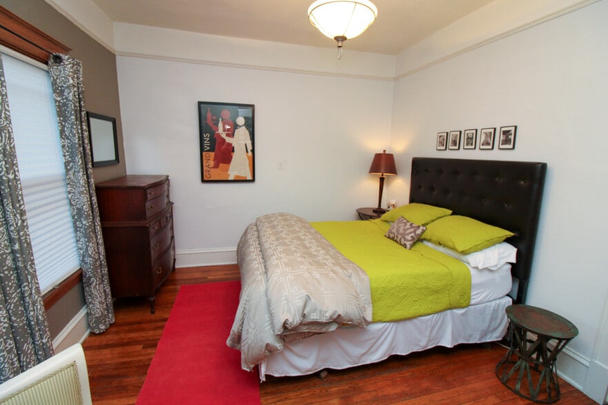 Building Photo - 35 Panola St