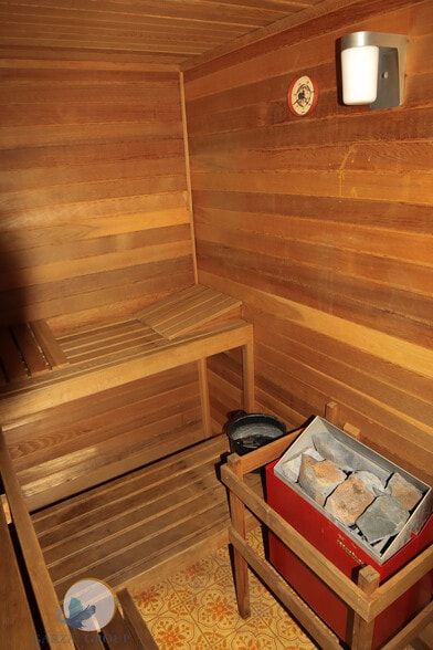 Building Photo - 16 Glacier Ave