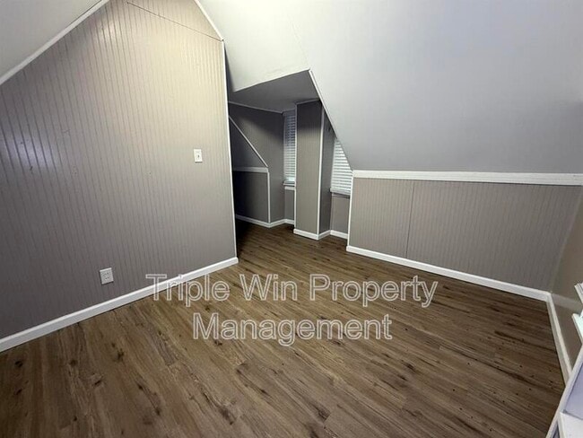 Building Photo - 307 State Hwy 47