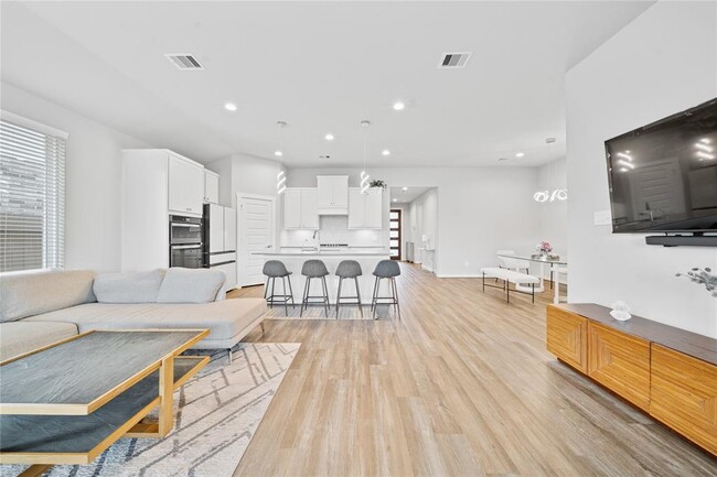 Building Photo - 28447 Halle Ray Dr