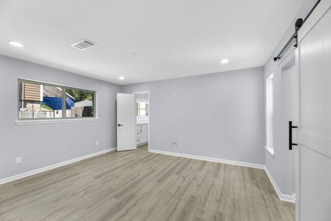 Building Photo - 11402 Ash Creek Dr