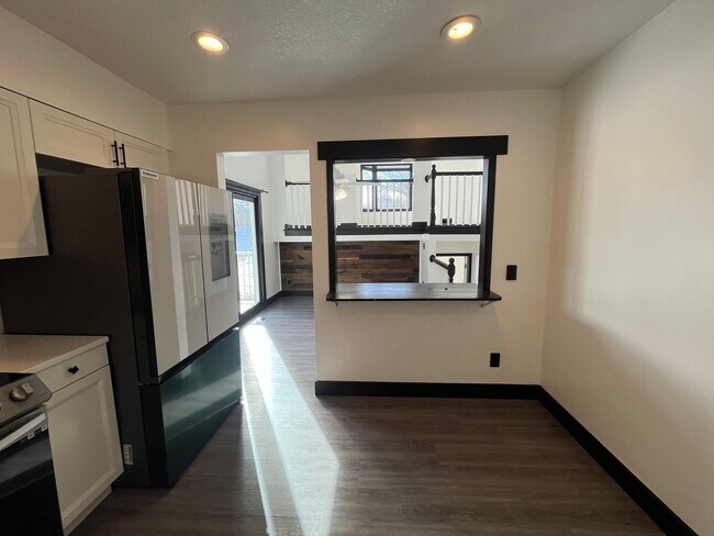 Building Photo - 9225 Garrison Way