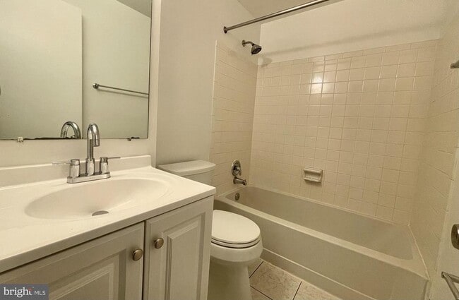 Building Photo - 7353 Crestleigh Cir