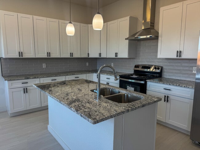 Building Photo - 160 Zion Rd