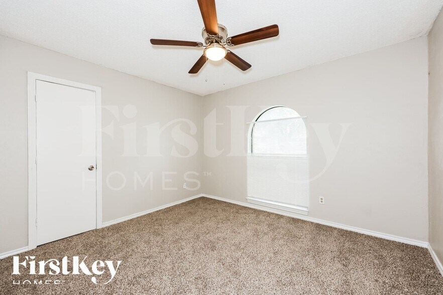 Building Photo - 3944 Misty Meadow Dr