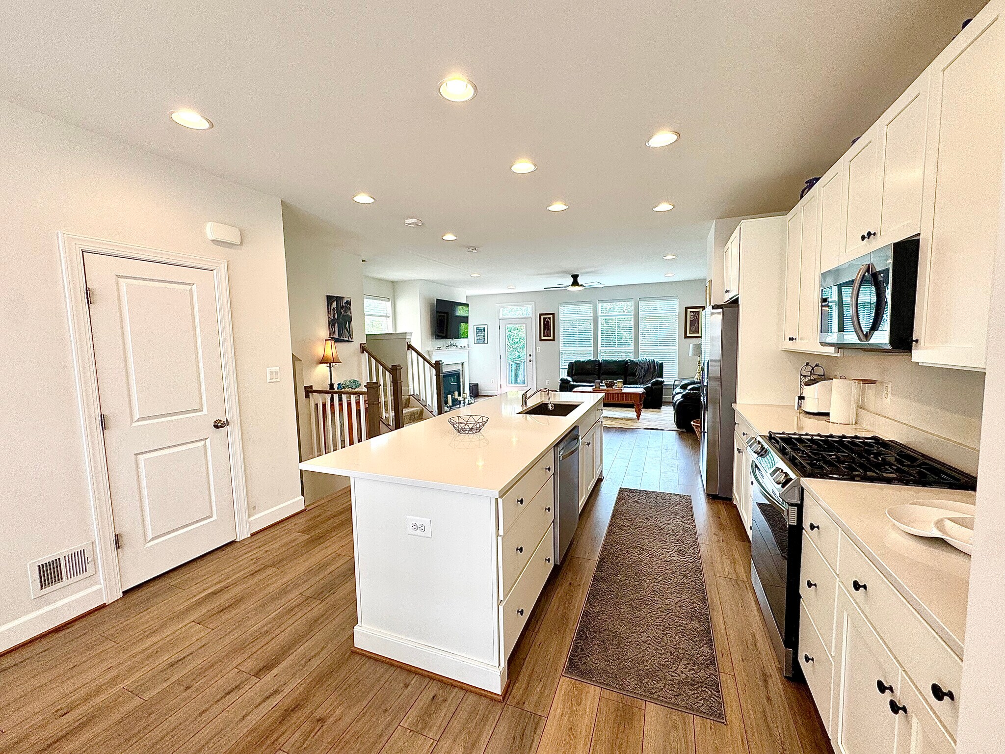 Kitchen - 5205 Ridgeview Retreat Dr