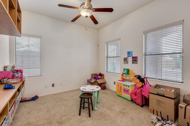 Building Photo - Charming 5 Bed 3 Bath Tolleson Home with Solar!!