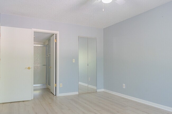 Building Photo - 8215 Sun Spring Cir