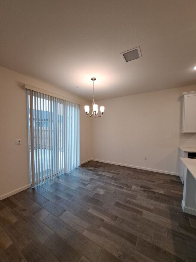Building Photo - Limited Time Move In Special! Beautiful Newly Built Home in Clovis Unified – Solar & Bonus Room I...