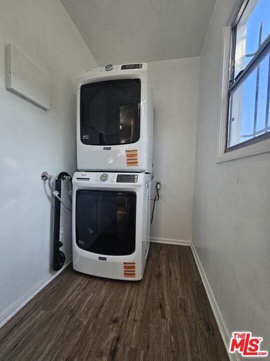 Building Photo - 736 N Poinsettia Pl