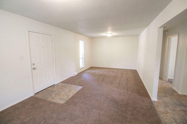 Building Photo - 210 Wheaton Ct