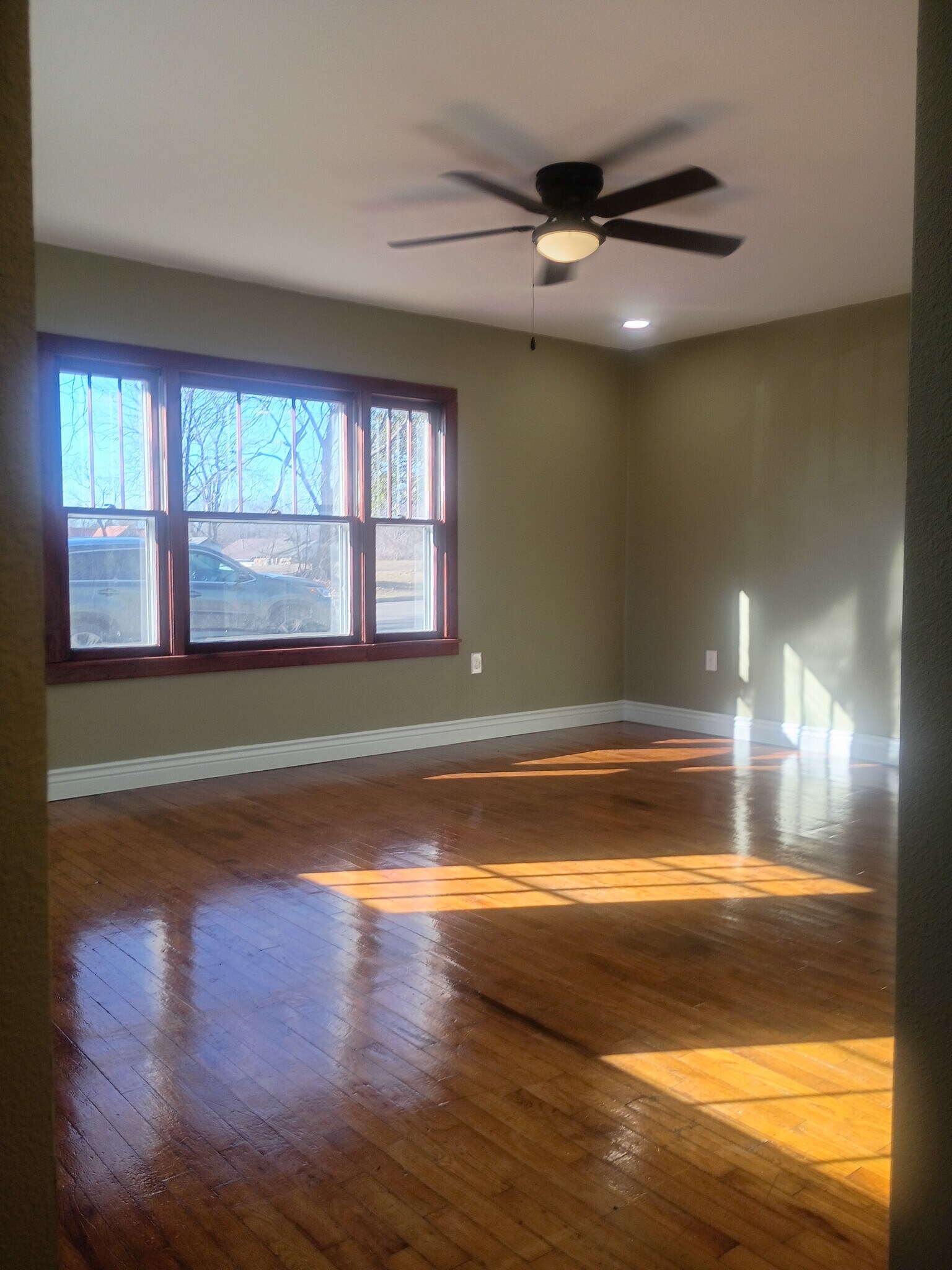 Building Photo - 914 Jackson St