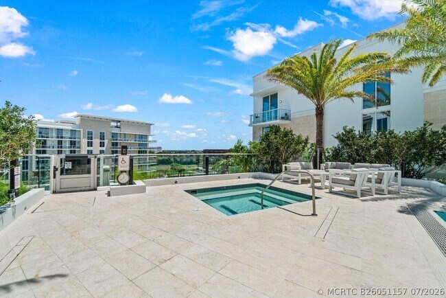Building Photo - 220 SE Mizner Blvd