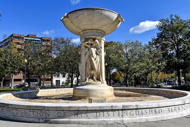 Building Photo - 1 Scott Cir NW