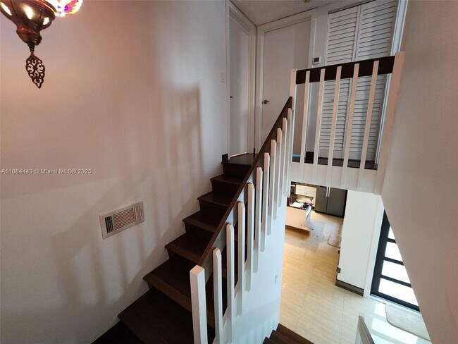 Building Photo - 1150 SW 118th Terrace