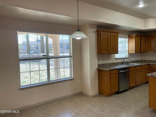 Building Photo - 12828 Tierra Ayala Dr