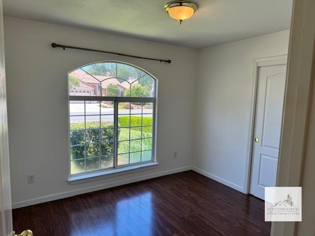 Building Photo - 7440 N Mansionette Dr