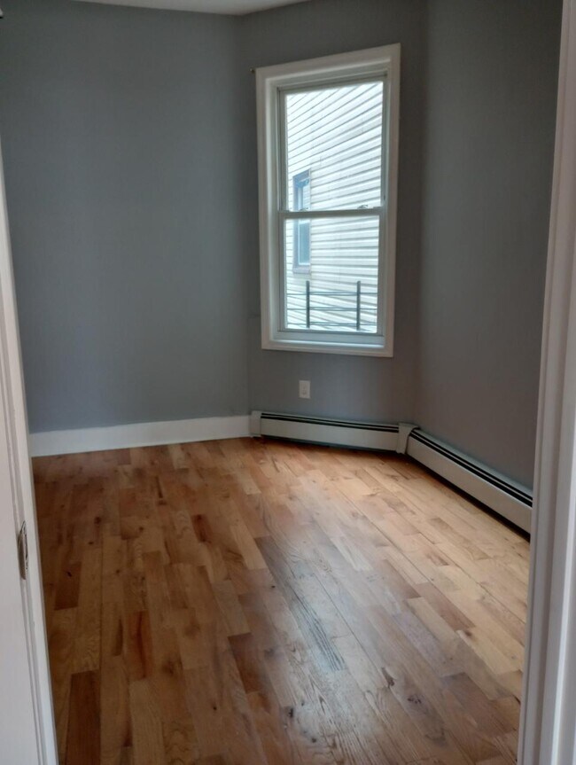 Building Photo - 133 Wilkinson Ave