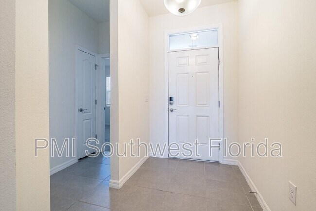 Building Photo - 5928 Silver Palm Blvd