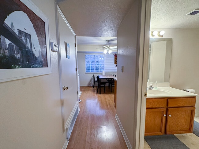 Building Photo - 582 N 500 E