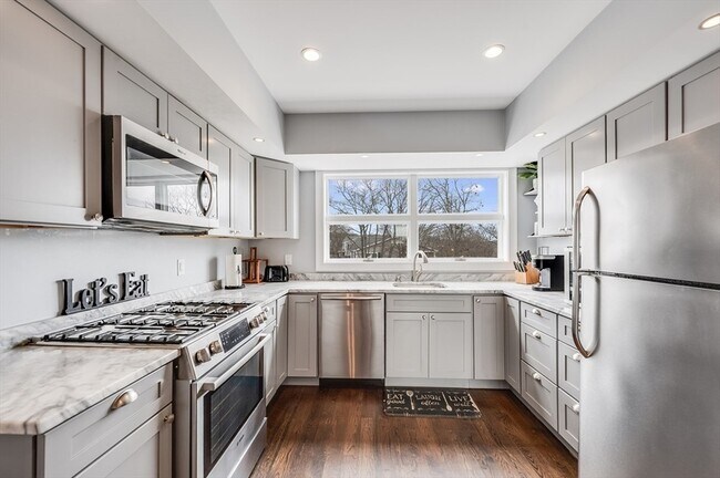 Building Photo - 17 Silva Ct