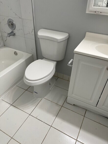 Building Photo - 4704 SW 136th Pl